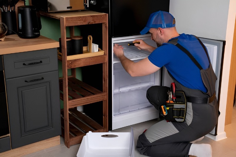 Refrigerator repair in Lakewood